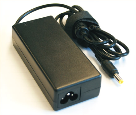 AC Netzadapter (12V, 7A, 84W)